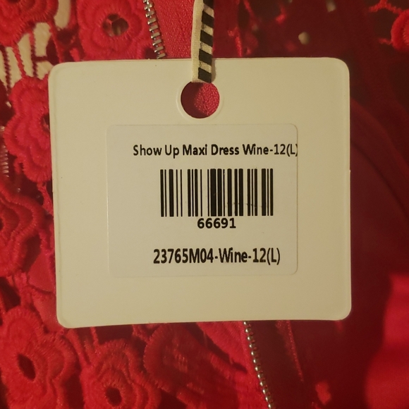 Stunning red gown - Picture 5 of 6